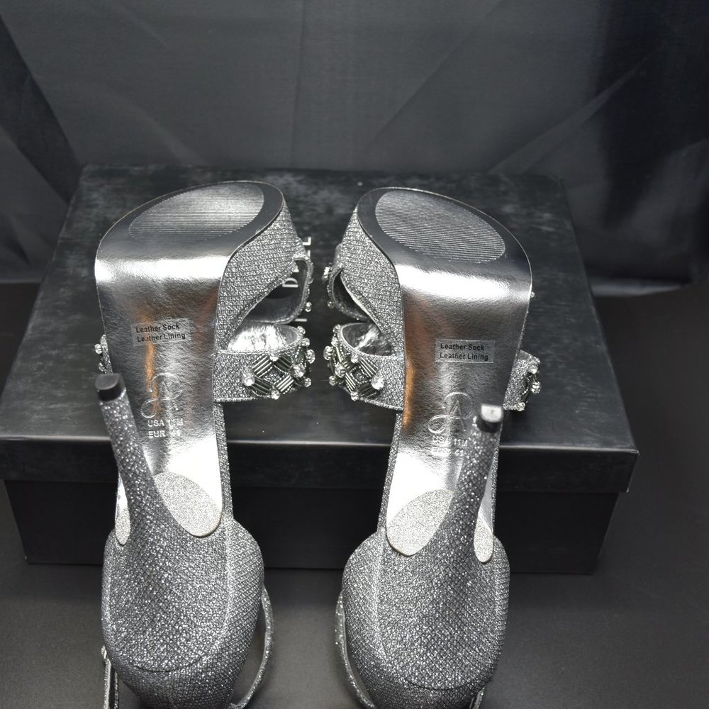 NEW Adrianna Papell Marietta Platform Heels in 11 - Picture 6 of 8